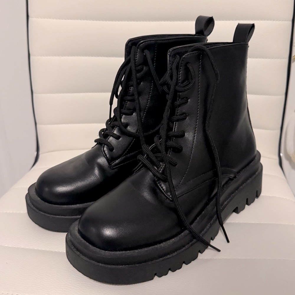 Black Combat Boots with Platform